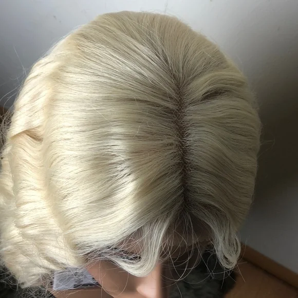 - 💫 ESA 28” BLONDE BODY WAVY LACE FRONT WIG *NEW*